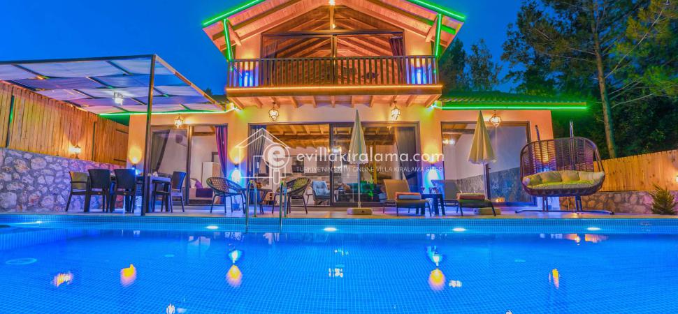 Balayı Villaları vs. Otel Odaları: Karşılaştırmalı Bir İnceleme